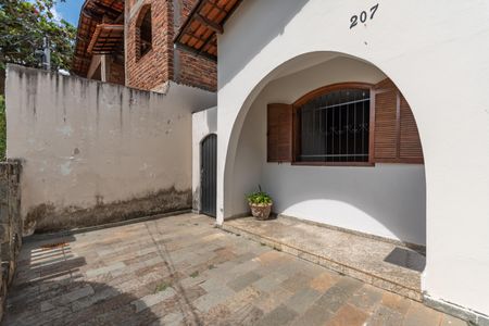 Casa à venda com 360m², 3 quartos e 2 vagasEntrada - Varanda