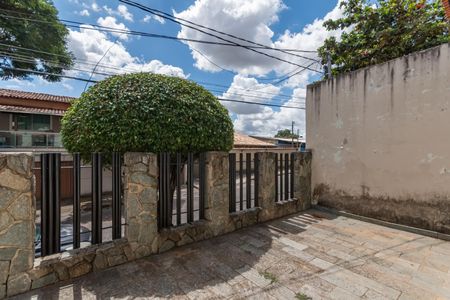 Casa à venda com 360m², 3 quartos e 2 vagasEntrada - Varanda