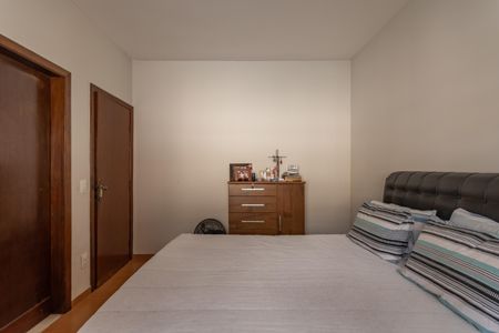 Casa à venda com 360m², 3 quartos e 2 vagasSuíte