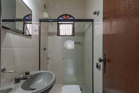 Casa à venda com 360m², 3 quartos e 2 vagasBanheiro Social