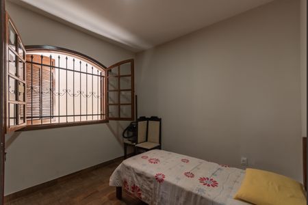 Casa à venda com 360m², 3 quartos e 2 vagasQuarto 2