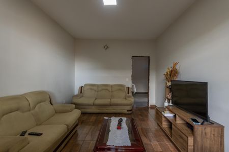 Casa à venda com 360m², 3 quartos e 2 vagasSala