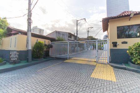 Casa de condomínio para alugar com 74m², 2 quartos e 1 vagaFachada