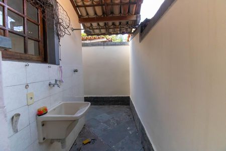 Casa de condomínio para alugar com 74m², 2 quartos e 1 vagaÁrea de Serviço