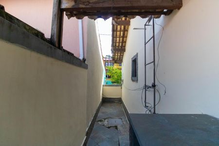 Casa de condomínio para alugar com 74m², 2 quartos e 1 vagaÁrea de Serviço