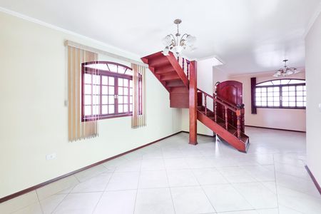 Casa para alugar com 236m², 3 quartos e 2 vagasSala