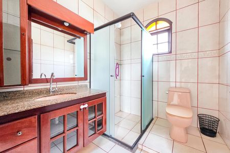 Casa para alugar com 236m², 3 quartos e 2 vagasBanheiro
