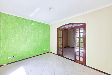Casa para alugar com 236m², 3 quartos e 2 vagasSala
