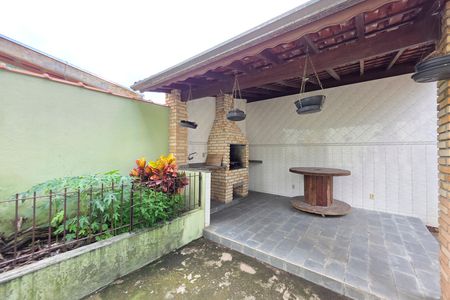 Casa para alugar com 236m², 3 quartos e 2 vagasQuintal