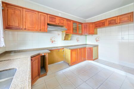 Casa para alugar com 236m², 3 quartos e 2 vagasCozinha e Área de Serviço