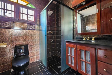 Casa para alugar com 236m², 3 quartos e 2 vagasBanheiro da Suíte