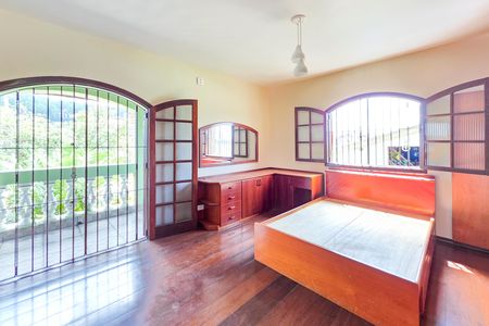Casa para alugar com 236m², 3 quartos e 2 vagasSala