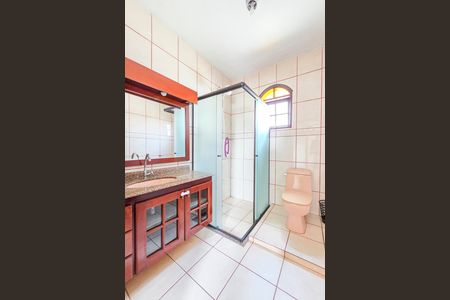 Casa para alugar com 236m², 3 quartos e 2 vagasBanheiro