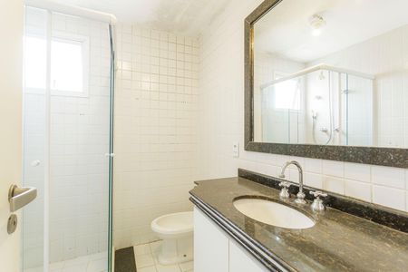 Apartamento à venda com 110m², 3 quartos e 3 vagas Apartamento à venda com 110m², 3 quartos e 3 vagasBanheiro da Suíte