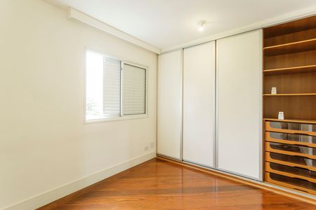 Apartamento à venda com 110m², 3 quartos e 3 vagas Apartamento à venda com 110m², 3 quartos e 3 vagasQuarto Suíte