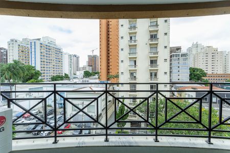 Apartamento à venda com 110m², 3 quartos e 3 vagas Apartamento à venda com 110m², 3 quartos e 3 vagasVaranda