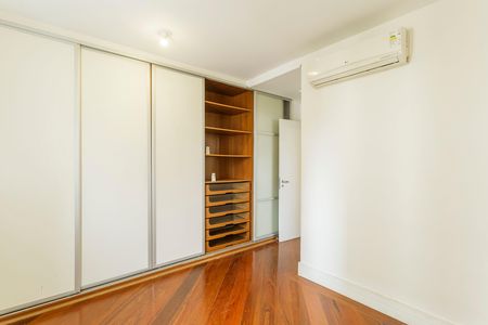 Apartamento à venda com 110m², 3 quartos e 3 vagas Apartamento à venda com 110m², 3 quartos e 3 vagasQuarto Suíte