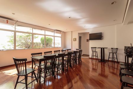 Apartamento à venda com 110m², 3 quartos e 3 vagas Apartamento à venda com 110m², 3 quartos e 3 vagasÁrea comum - Salão de festas