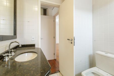 Apartamento à venda com 110m², 3 quartos e 3 vagas Apartamento à venda com 110m², 3 quartos e 3 vagasBanheiro da Suíte