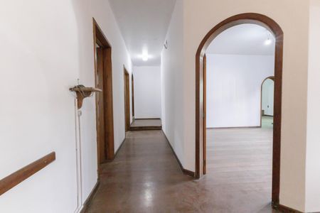 Casa para alugar com 500m², 7 quartos e 2 vagasCorredor