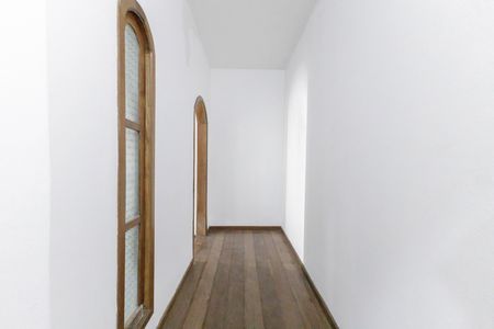 Casa para alugar com 500m², 7 quartos e 2 vagasCorredor