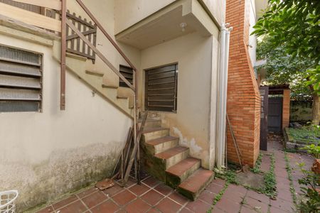 Casa para alugar com 500m², 7 quartos e 2 vagasEscada