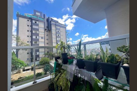 Apartamento à venda com 210m², 4 quartos e 3 vagasVaranda