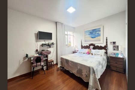 Apartamento à venda com 210m², 4 quartos e 3 vagasQuarto 2