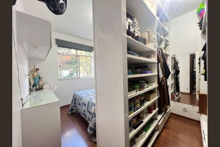 Apartamento à venda com 210m², 4 quartos e 3 vagasCloset