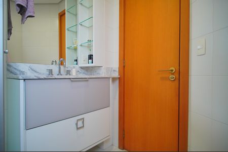 Apartamento à venda com 215m², 2 quartos e 2 vagasBanheiro da Suíte 2