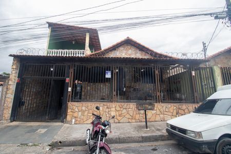 Casa à venda com 360m², 5 quartos e 4 vagasFachada - placa