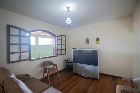 Casa à venda com 360m², 5 quartos e 4 vagasSala de TV
