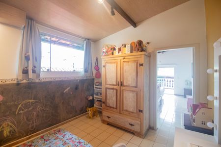 Casa à venda com 360m², 5 quartos e 4 vagasSuíte 2