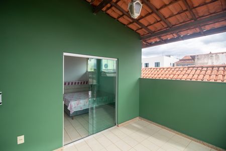 Casa à venda com 360m², 5 quartos e 4 vagasVaranda da Suíte 2