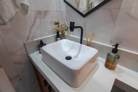 Apartamento à venda com 45m², 2 quartos e 1 vaga Apartamento à venda com 45m², 2 quartos e 1 vagaBanheiro