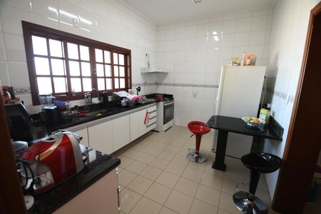 Casa de condomínio à venda com 300m², 3 quartos e 3 vagasCozinha