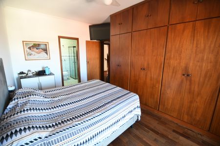 Casa de condomínio à venda com 300m², 3 quartos e 3 vagasSuíte 1