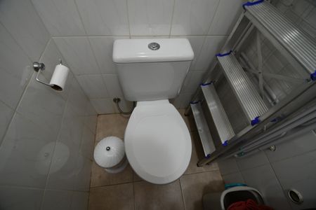 Casa de condomínio à venda com 300m², 3 quartos e 3 vagasBanheiro de serviço