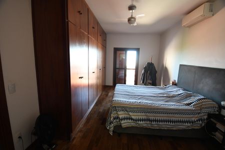 Casa de condomínio à venda com 300m², 3 quartos e 3 vagasSuíte 1