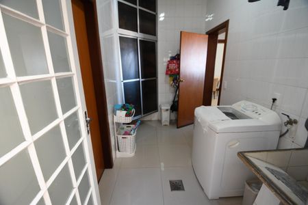 Casa de condomínio à venda com 300m², 3 quartos e 3 vagasÁrea de Serviço
