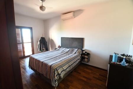 Casa de condomínio à venda com 300m², 3 quartos e 3 vagasSuíte 1