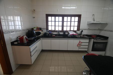 Casa de condomínio à venda com 300m², 3 quartos e 3 vagasCozinha