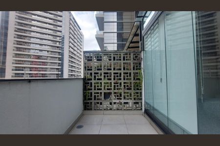 Studio para alugar com 43m², 1 quarto e 1 vaga Studio para alugar com 43m², 1 quarto e 1 vagaSacada