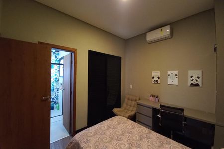 Casa à venda com 225m², 3 quartos e 2 vagasQuarto 2 - Suíte