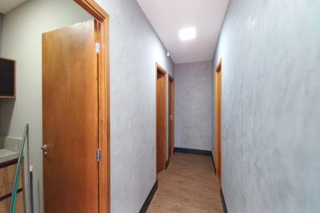 Casa à venda com 225m², 3 quartos e 2 vagasCorredor
