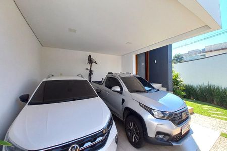 Casa à venda com 225m², 3 quartos e 2 vagasGaragem