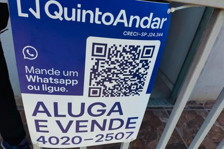 Casa à venda com 242m², 5 quartos e 5 vagas Casa à venda com 242m², 5 quartos e 5 vagasPlaquinha