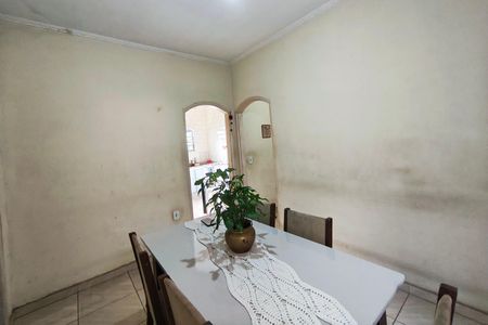 Casa à venda com 242m², 5 quartos e 5 vagas Casa à venda com 242m², 5 quartos e 5 vagasSala de Jantar