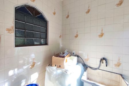 Casa à venda com 242m², 5 quartos e 5 vagas Casa à venda com 242m², 5 quartos e 5 vagasÁrea de Serviço