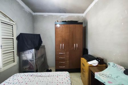 Casa à venda com 242m², 5 quartos e 5 vagas Casa à venda com 242m², 5 quartos e 5 vagasQuarto 5